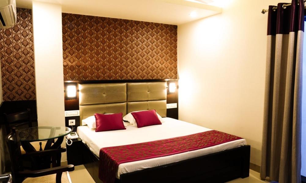 Hotel Jullundur 18 Chandīgarh المظهر الخارجي الصورة